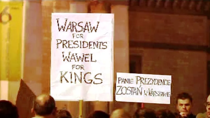 Poláci protestují: Varšava je pro prezidenty, Wawel pro krále