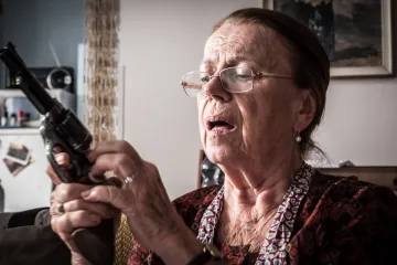 Iva Janžurová o filmu Teroristka: Nemá být návodem pro lidi, aby řešili problémy zbraní