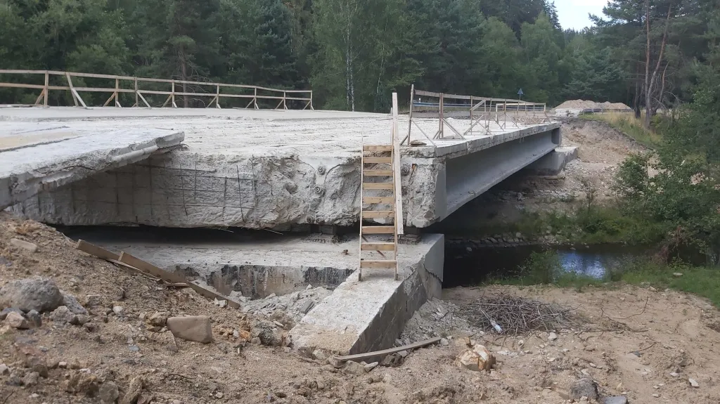 Rozestavěný most firmou RAF STAVBY u Kfel