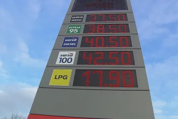 Na nových dálnicích mají být benzinky dál od sebe, silničáři se inspirují Německem