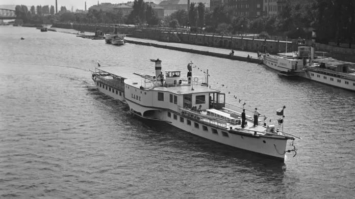 Sesterská loď Vltavy – parník Labe – v původním provedení