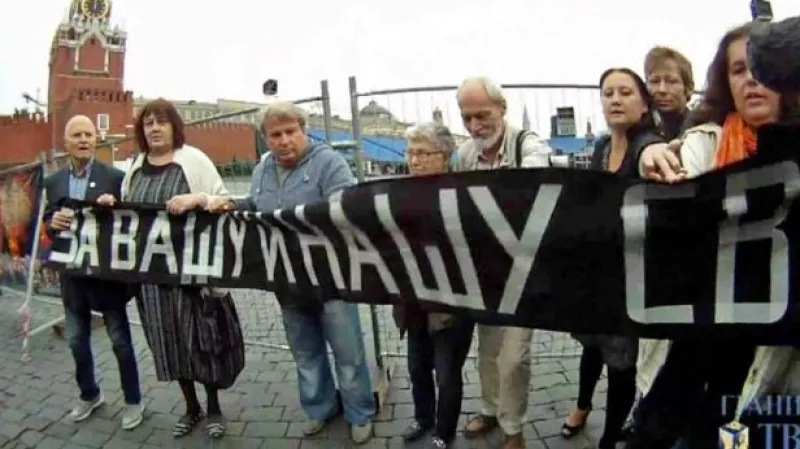 Reportáž Hany Scharffové, Miroslava Karase a Barbory Peterové