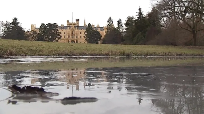 Minulou zimní sezonu se na Zámeckém rybníku čile bruslilo