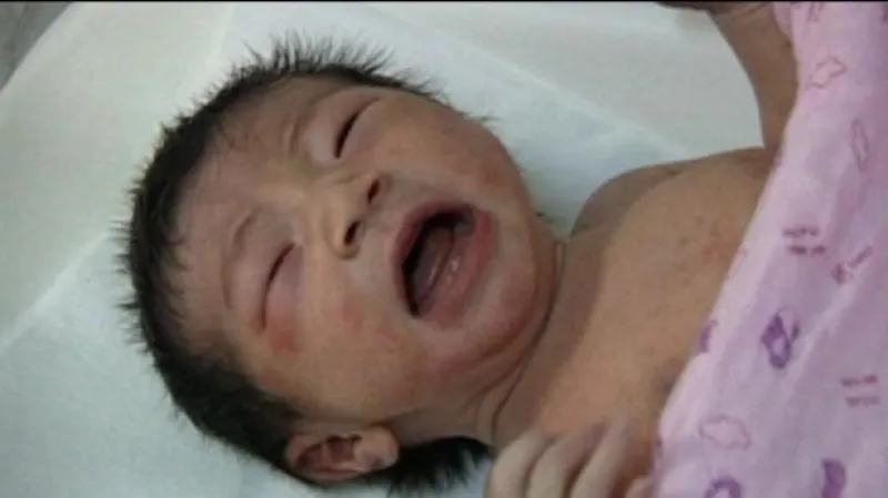 Telefonát Tomáše Etzlera k nucenému potratu čínské matky