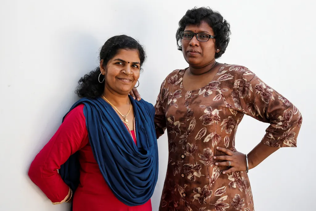 Kanaka Durgaová (39) a Bindu Amminiová (40), první ženy, které vstoupily do chrámu Sabarimala v indickém městě Kóčin, kam dosud nesměly vstupovat ženy v plodném věku