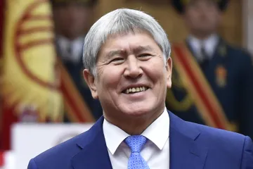 Kyrgyzský exprezident Atambajev čelí obvinění z pokusu o převrat a vraždy vojáka
