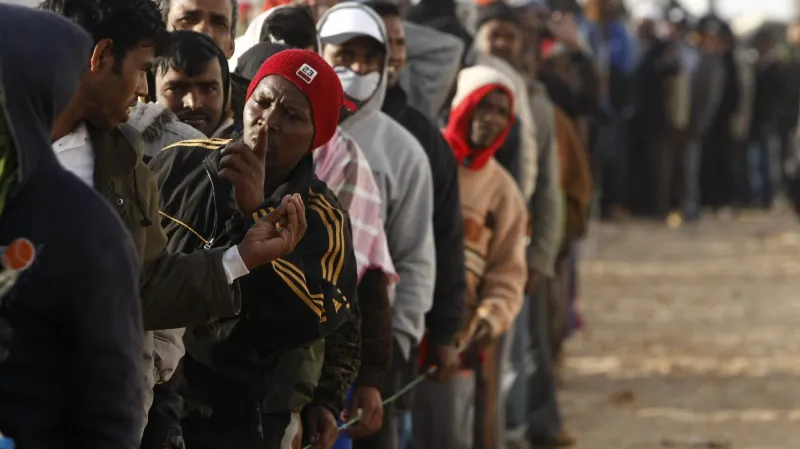 Řady uprchlíků narůstají