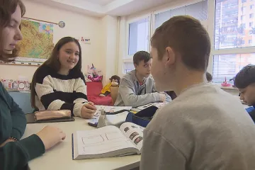 Na přípravné lekce češtiny chodí jen část ukrajinských dětí. Navazující jazyková podpora na školách často chybí úplně