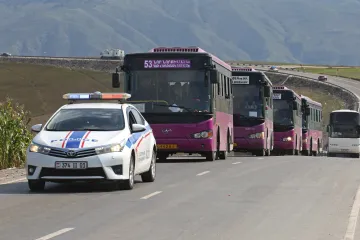 Arménský exodus slábne. Z Karabachu uteklo osmdesát procent populace, Stěpanakert se vylidnil