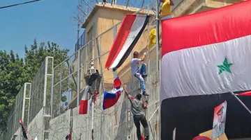 Demonstranti napadli velvyslanectví USA v Sýrii