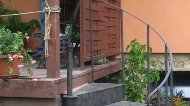 Adoptované schody z rozhledny už mají nové využití