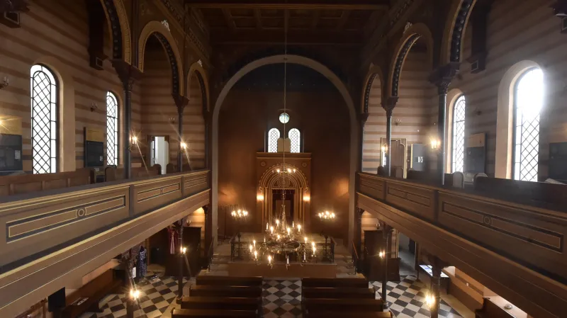 Současná podoba krnovské synagogy, jediné funkční na severní Moravě a ve Slezsku