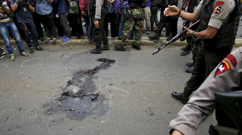 Události: Radikálové podle všeho cílili na cizince a bezpečnostní složky