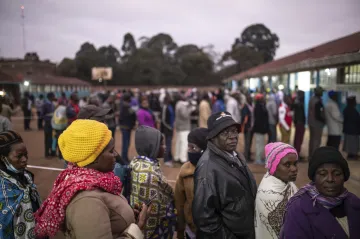 Keňané se vydali k volbám. Mladí ve změnu k lepšímu nevěří, Západ doufá v zachování stability