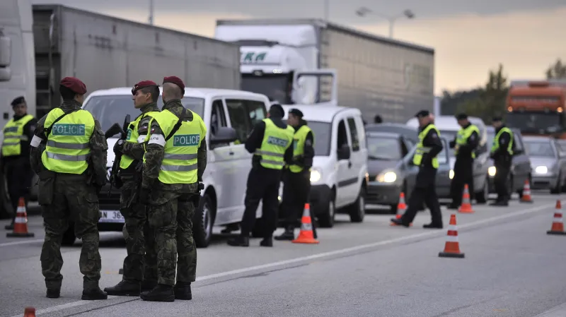 Začaly plošné kontroly na hranicích s Rakouskem