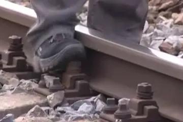 Drážní inspekce našla na vyškovské trati další volné šrouby