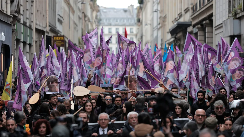 Kurdský pochod v Paříži
