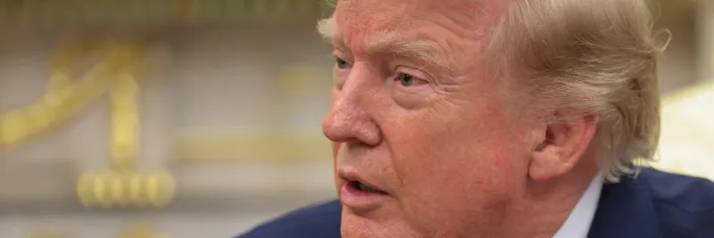 Trump zveřejnil mapu, na níž je Hormuz součástí USA. Žije v bludu, zní z Íránu