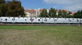 Protidrogový vlak ve stanici Praha Dejvice poblíž ulice Hradčanské.