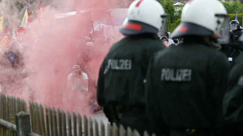 Protesty před začátkem G7