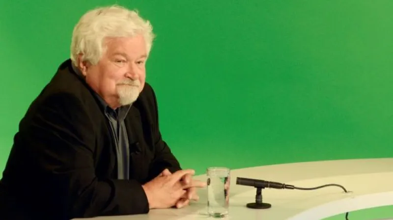 Petr Pithart: Režim se zhroutil sám