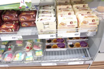 V Tescu v Aši našli inspektoři myší trus. Prodejnu uzavřeli, majitel ji musí nejprve deratizovat