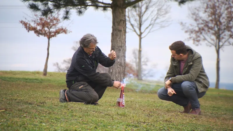 Bezpečně umístit, zapálit a rychle se vzdálit, zní základní pravidla pro odpalování pyrotechniky