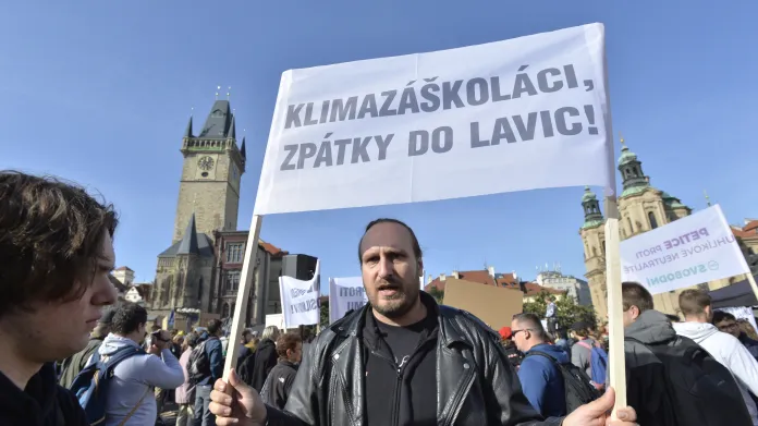 Odpůrce demonstrace na Staroměstském náměstí v Praze