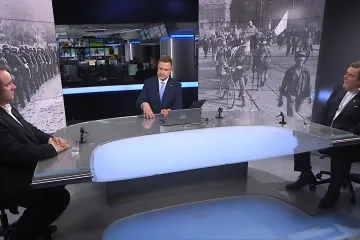 Je nutné oddělit řadové vojáky a režim, který je do války vehnal. Podle historika Marka část veřejnosti „slepě adoruje Sovětský svaz“