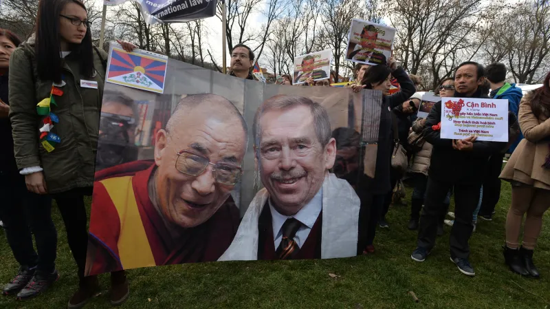 Odpůrci čínského režimu na Kampě