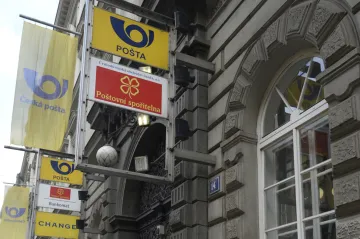 Pošta bude i nadále státní, shodli se Sobotka a Chovanec