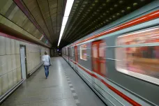 Linku A ochromí víkendová výluka, metro nepojede mezi Dejvickou a Můstkem