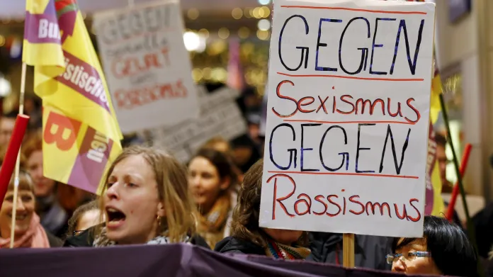 Kolínská demonstrace proti sexismu a rasismu