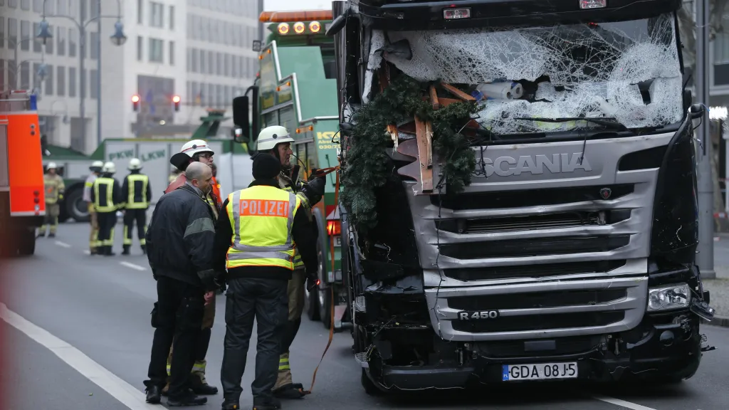 Kamion, s kterým útočník najel na vánoční trh v Berlíně
