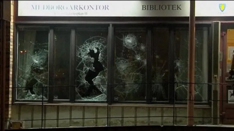 Studio ČT24: Nepokoje ve Švédsku pokračují