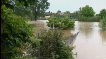 Pravidelné záplavy v Rohatci ničí místním život
