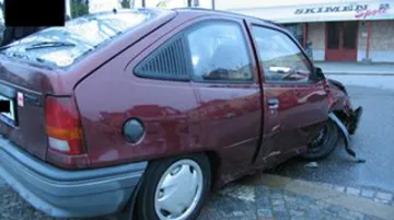 Havarovaný Opel Kadett