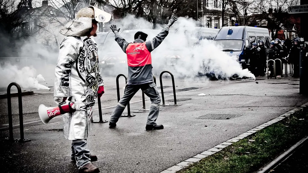 Zaměstnanci oceláren ArcelorMittal jsou znovu v ulicích