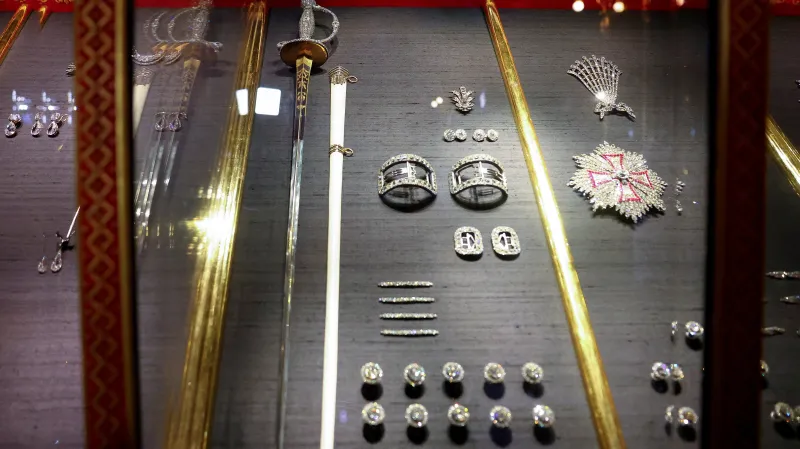 Výstava uloupených šperků z drážďanské klenotnice