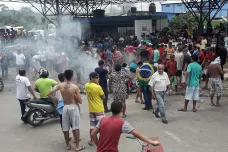 Brazílie pošle na hranice s Venezuelou armádu. Místní pálili stany uprchlíkům, ti ničili brazilská auta
