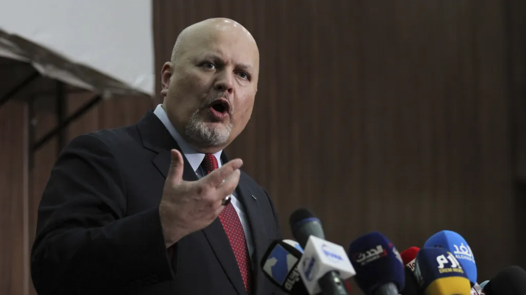 Hlavní prokurátor Mezinárodního trestního soudu Karim Khan na archivním snímku