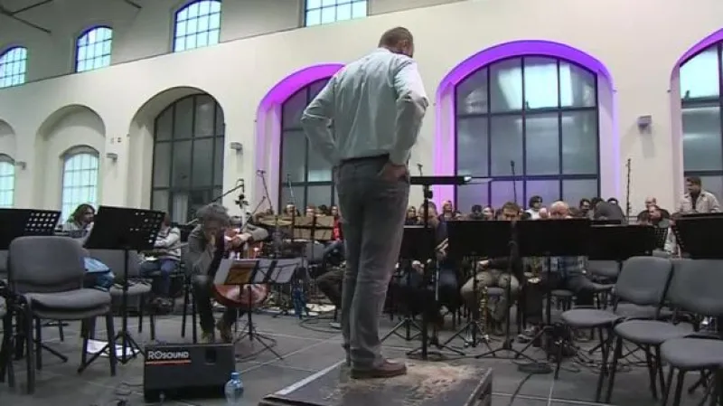 NO COMMENT: Filharmonie hraje Pink Floyd