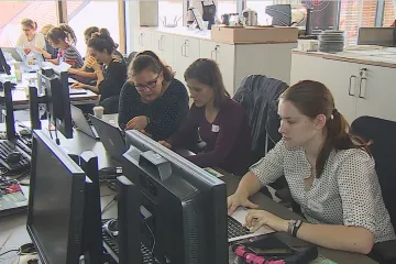 Informační technologie nejsou jen pro muže. Stále víc zajímají i ženy