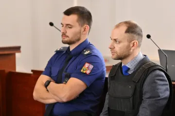 Soud uložil bývalému primáři 28 let vězení za vraždu, pokus o vraždu a znásilnění