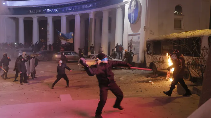 Střety demonstrantů s policií v Kyjevě