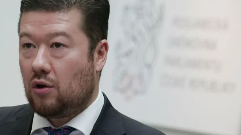 Okamura vzbouřencům: Odejděte ze strany