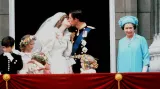 Princ Charles s Dianou a královna Alžběta II.
