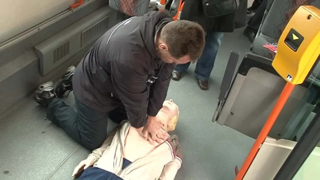 Ukázka resuscitace v autobuse