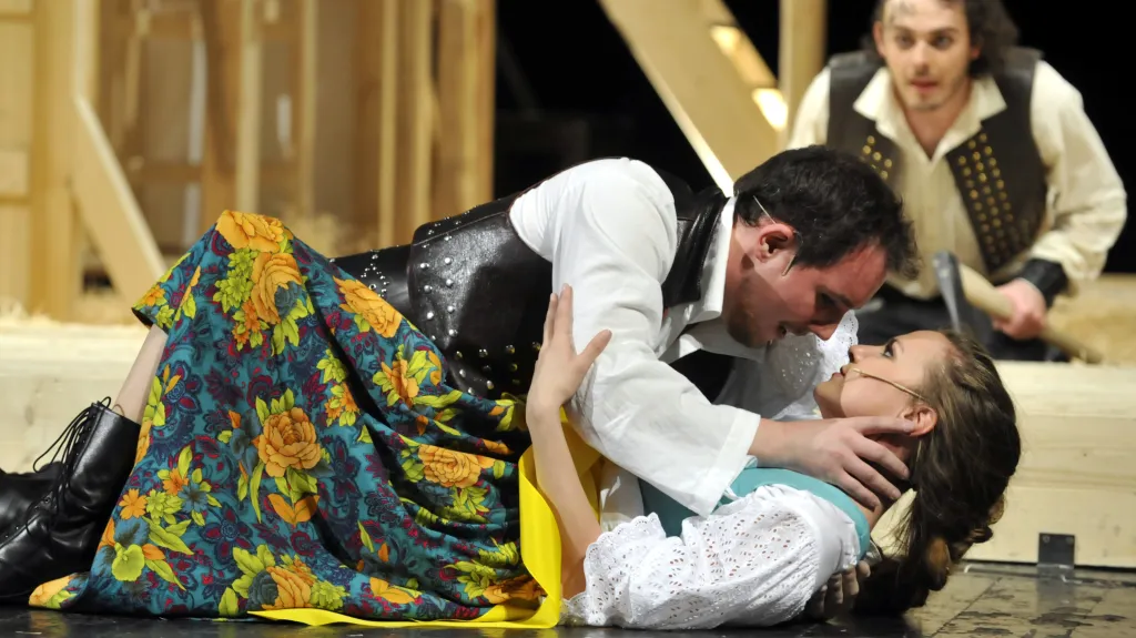 Inscenace Malované na skle v Městském divadle Zlín