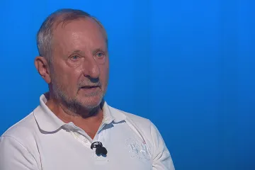 Místo vytvoření zásob přestanou výrobci léky dodávat, obává se opoziční poslanec Špičák